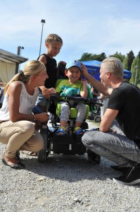 Jakob und Julian mit Jakobs Mama und Schwester